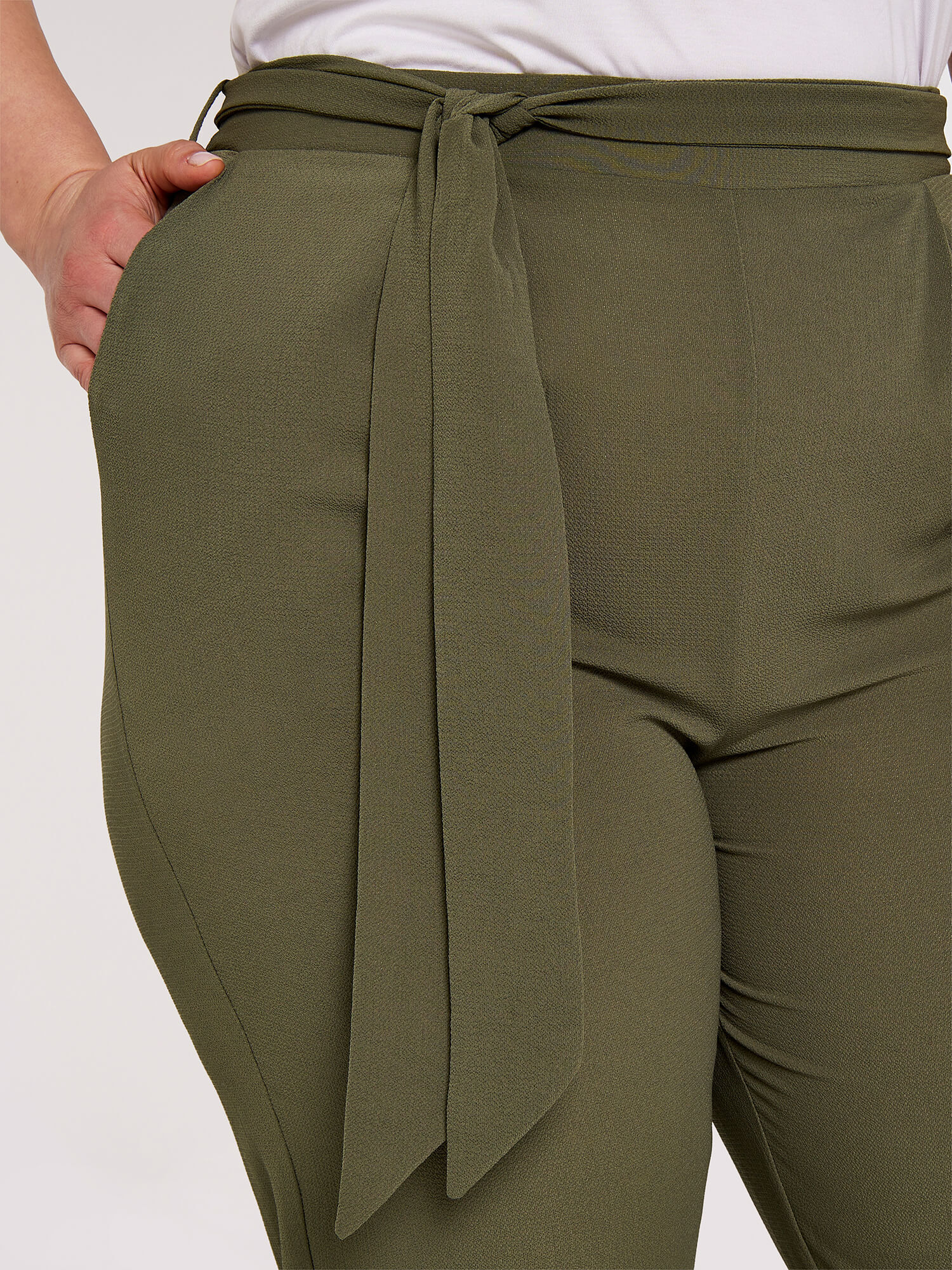 Curve Tapered Trousers Apricot Clothing