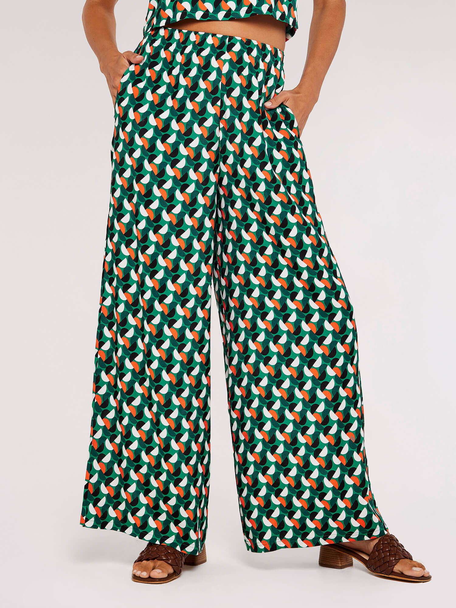 Green printed shop pants