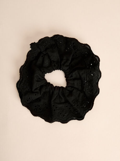 Broderie Anglaise Scrunchie