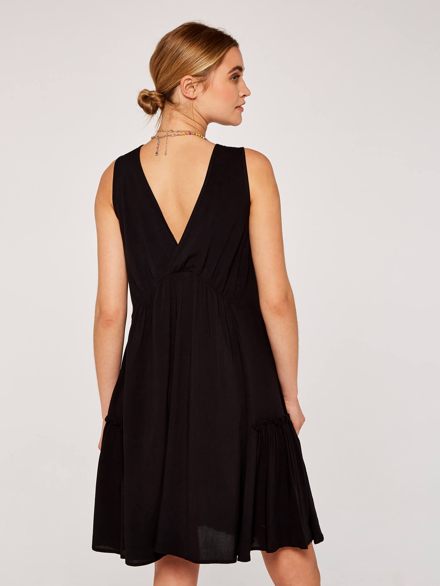 Long black swing dress discount