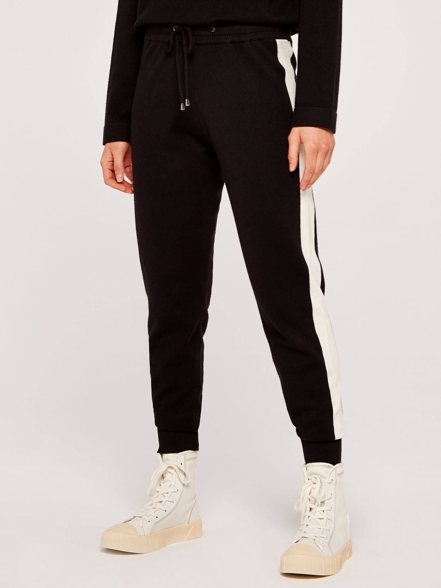 Side discount zip joggers