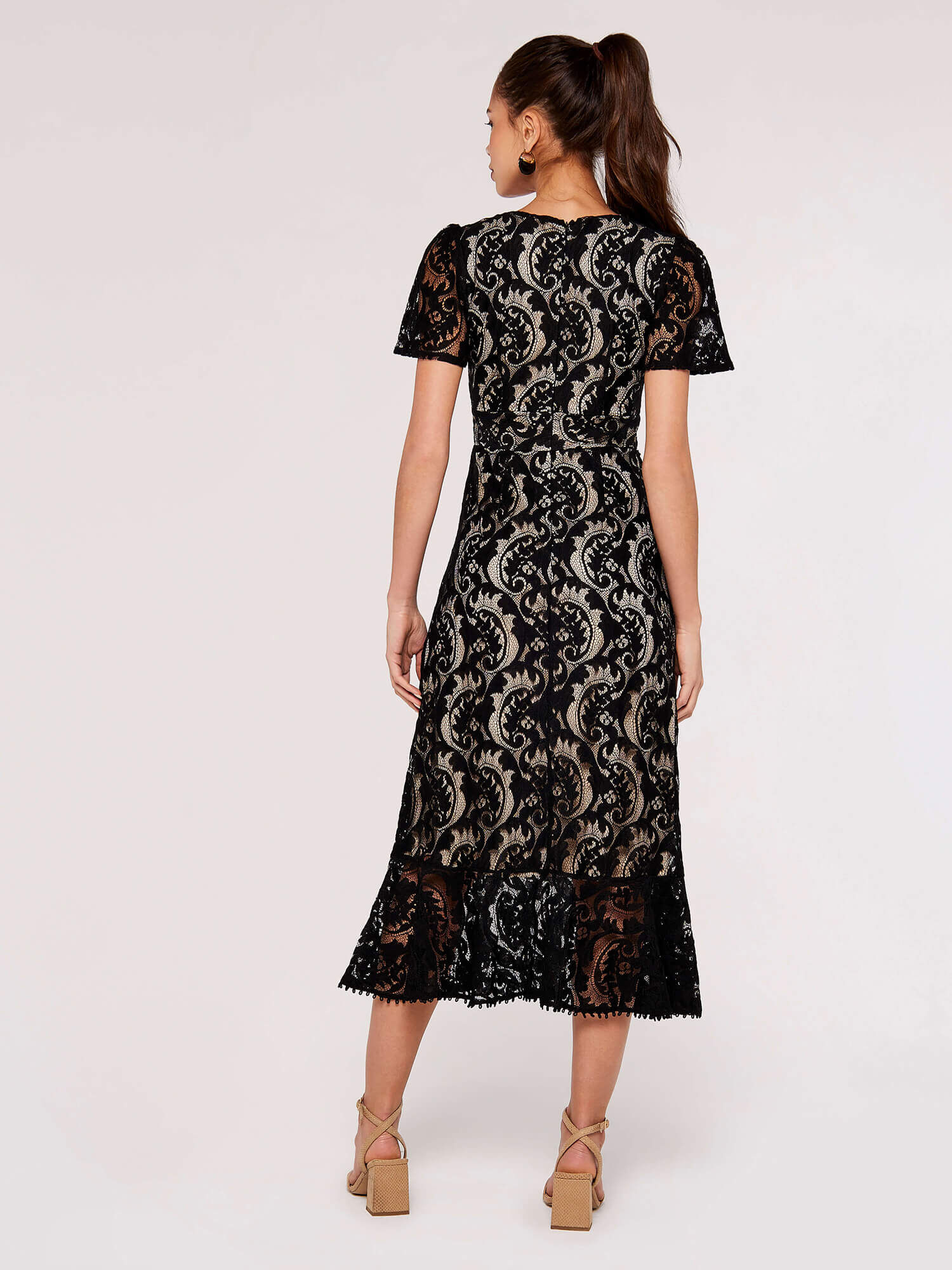Star lace outlet ruffle dress