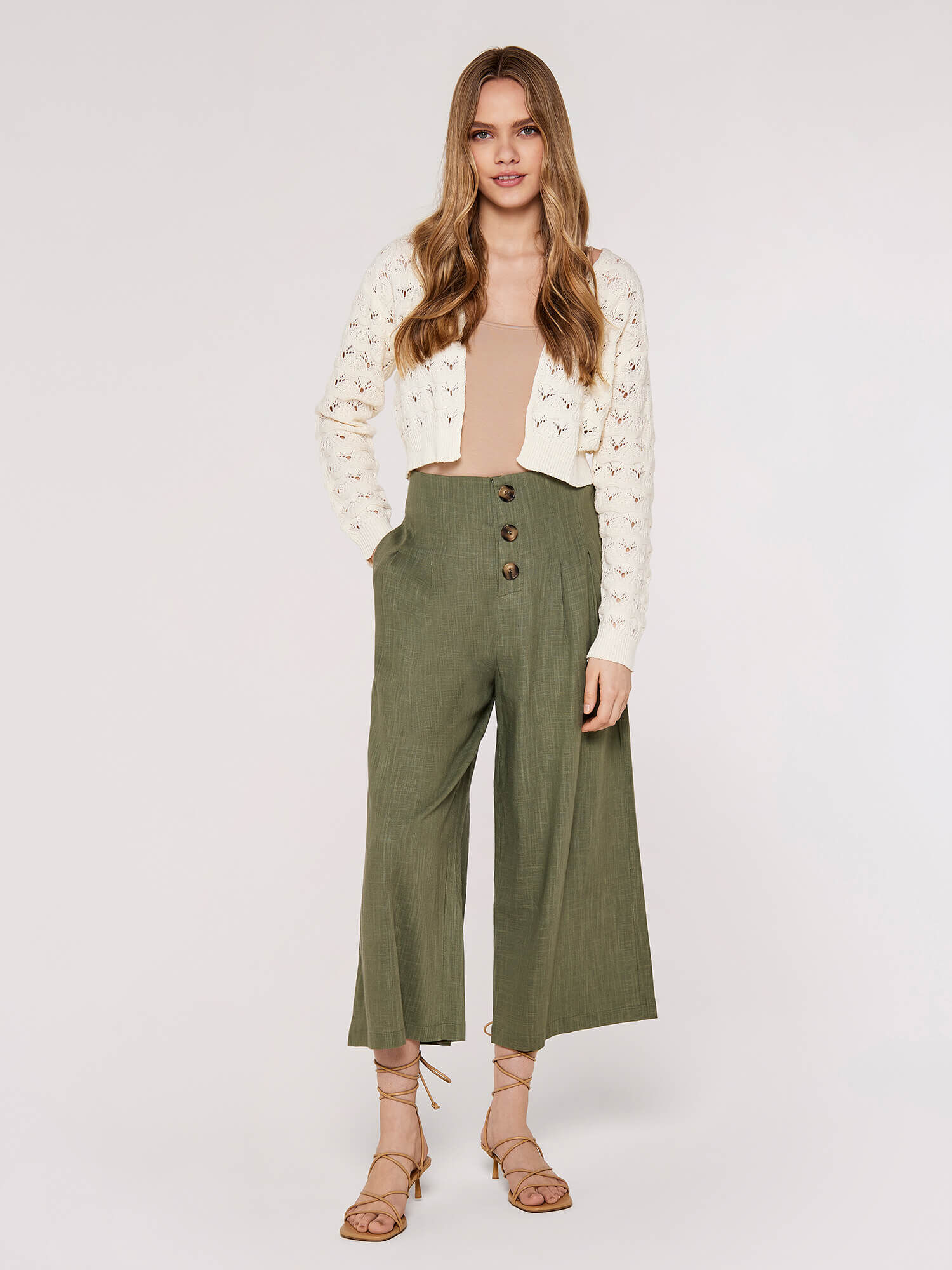 Shrug online with pockets