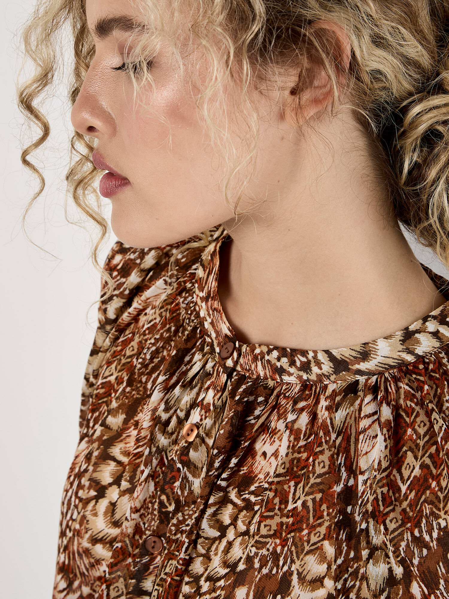 F471TCFUFU060606-1120CM F471TCFUFU0606061120CM パーカー・ハネフィン日本(株) Parker グローバルコアホース HD店 Floral Print V-Neck Button Detail Tunic Top