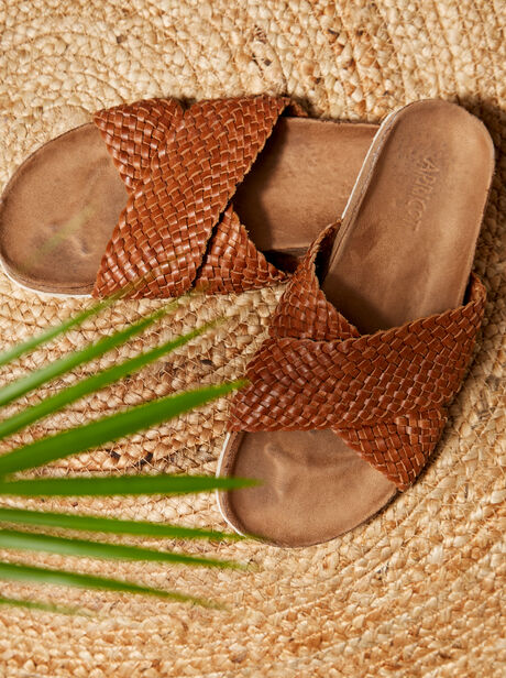 Knotted leather Sandal