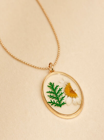 Gold Tone Pressed Daisy Pendant Necklace