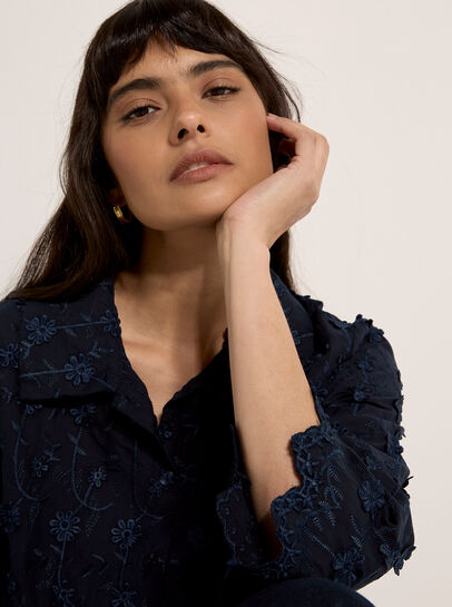 Applique Flowers Cropped Shirt