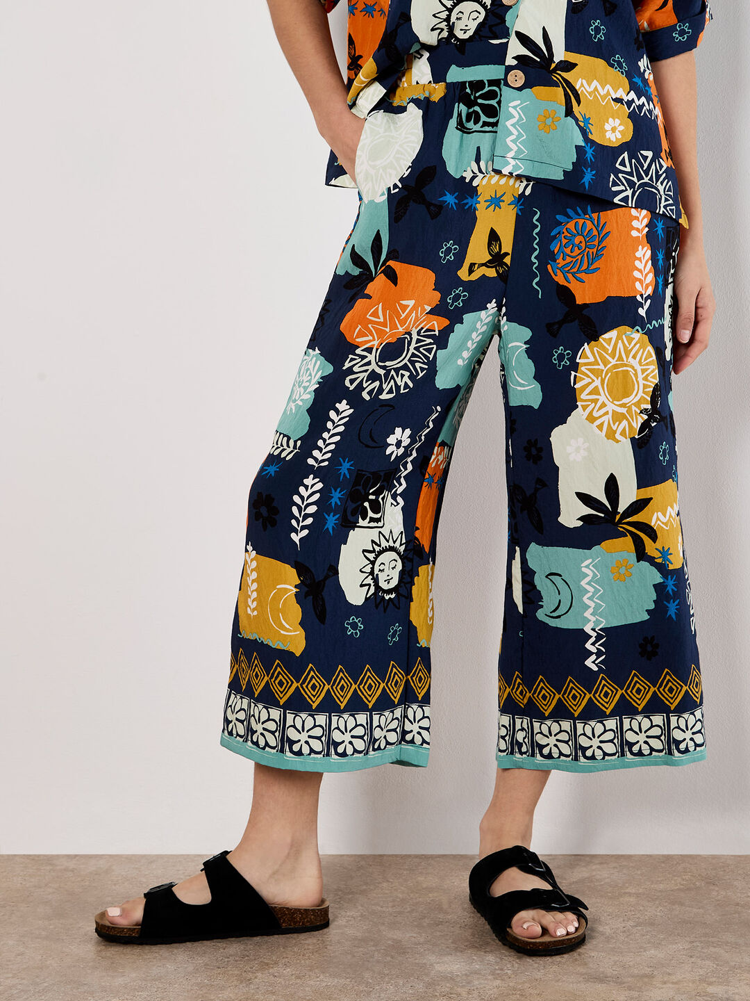 Image of Colourful Sketch Print Culottes