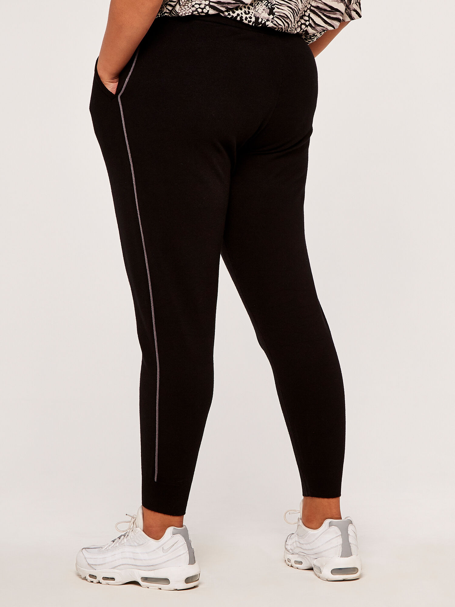 Curve Drawstring Waist Knitted Joggers Apricot Clothing
