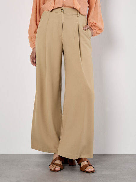 Tailored Wide-Leg Trousers