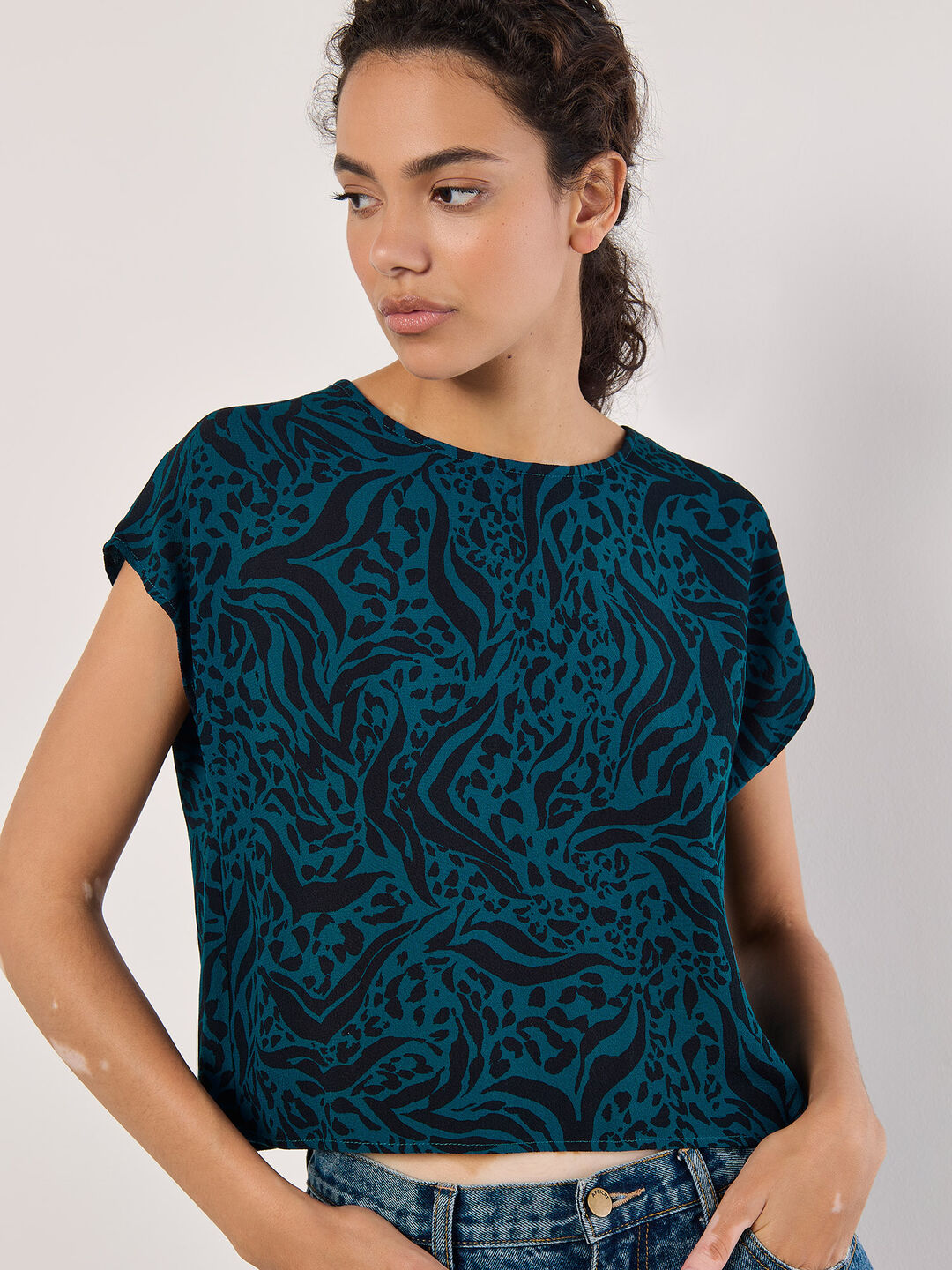 Mixed Animal Textured Cropped T-Shirt
