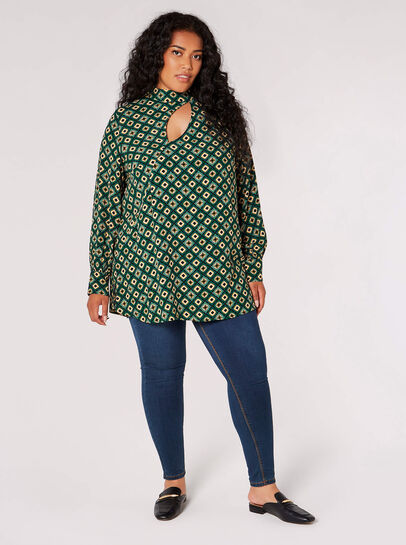Curve Geometric Keyhole Blouse