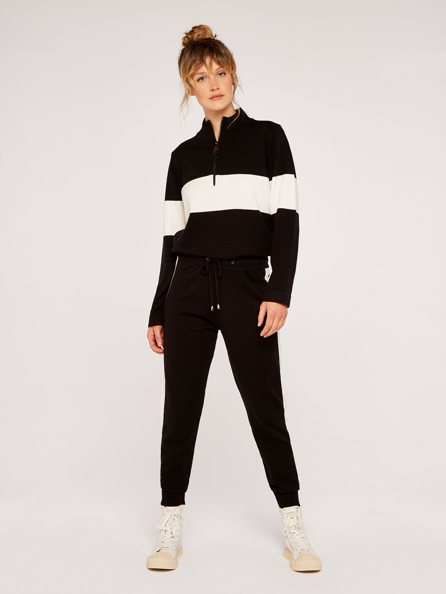 Just junkies joggers with sales side stripe