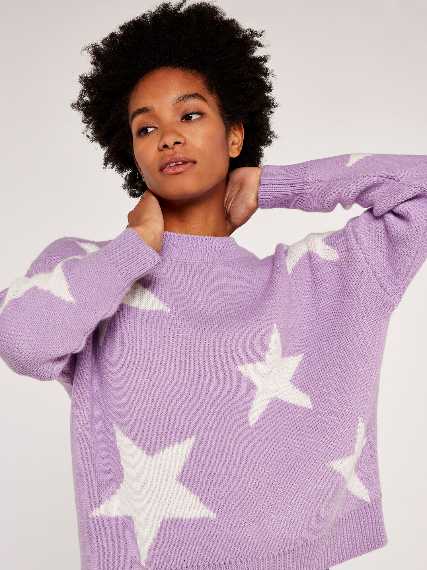 Sweater with shop stars on it