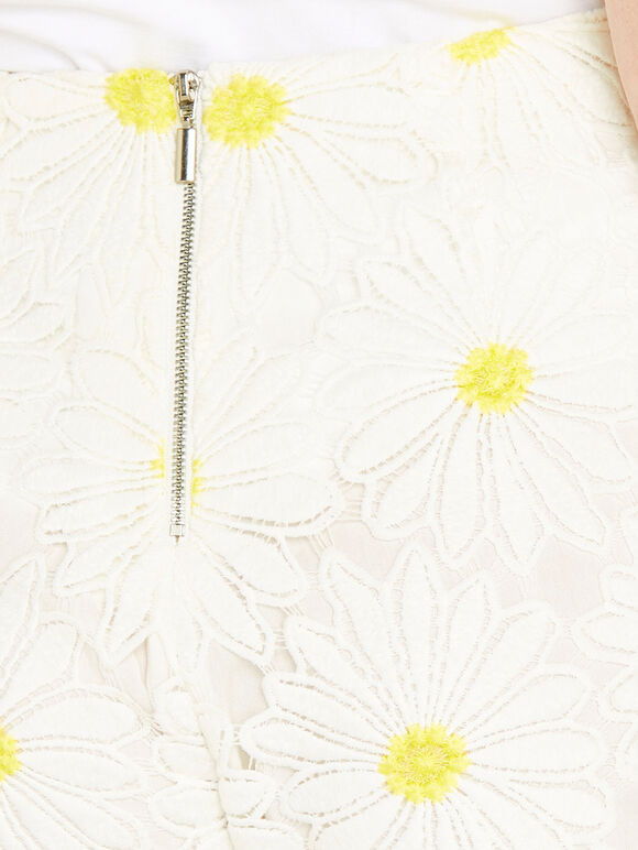Daisy Lace Shorts, Cream, large