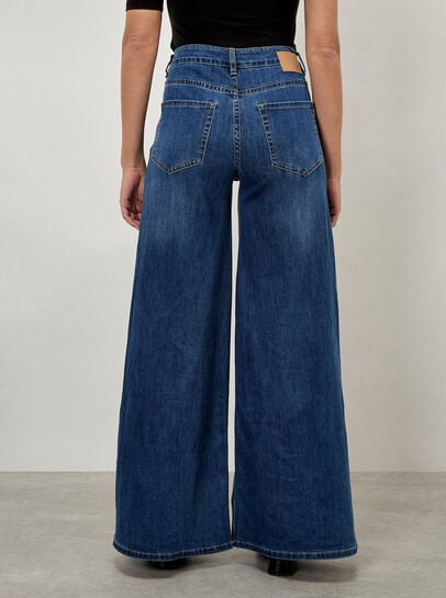 Zana Wide Leg Jeans