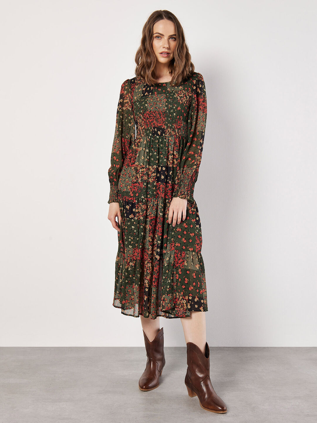 Apricot Women's Patchwork Chiffon Midi Dress in Green | Size: 10