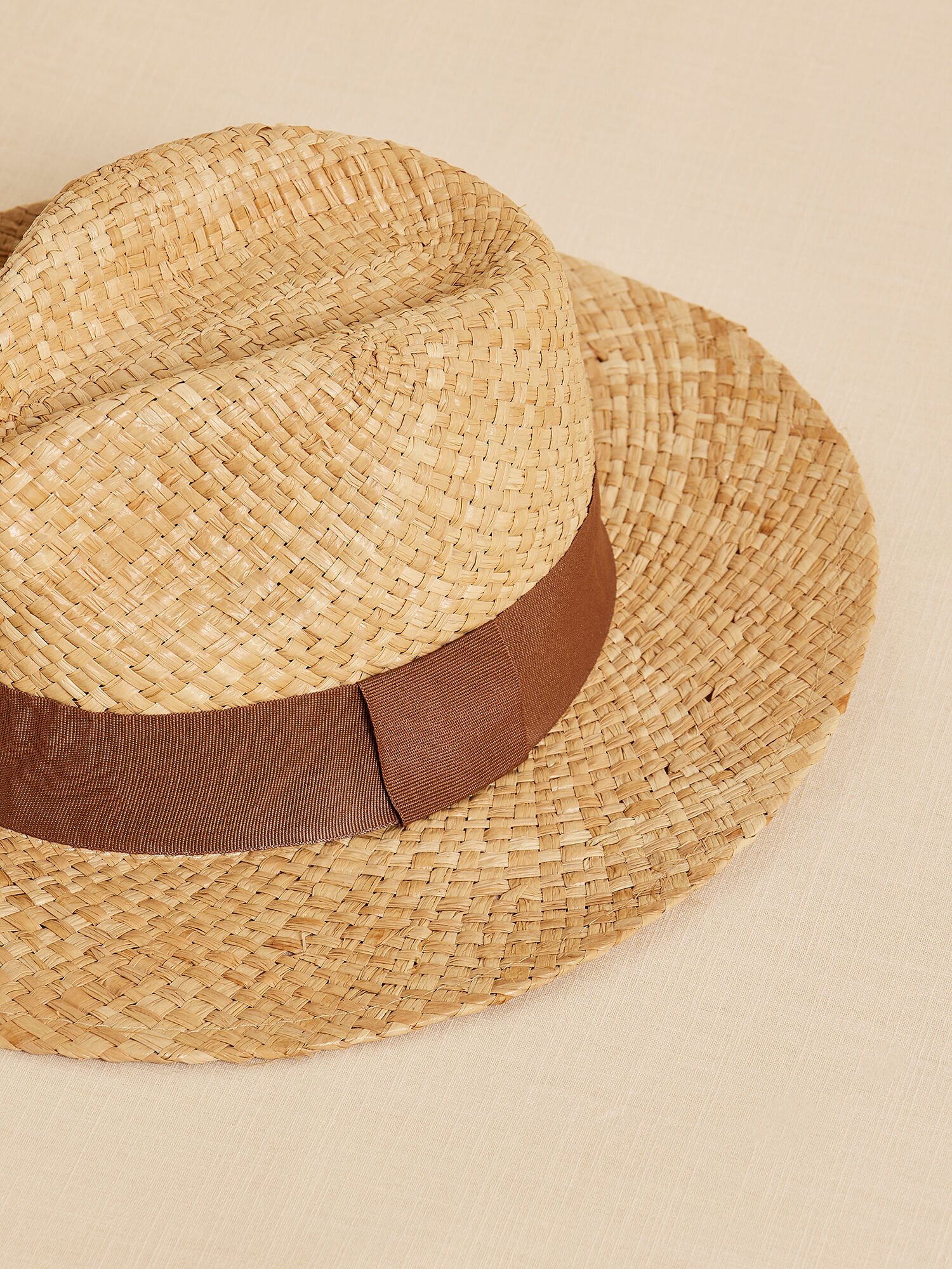 White fedora hat 2025