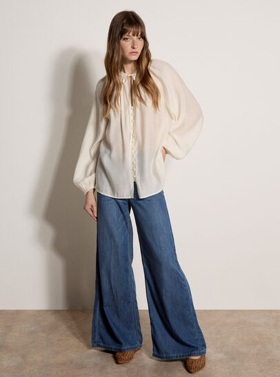 Lightweight Balloon Sleeve Blouse