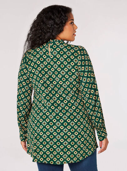 Curve Geometric Keyhole Blouse