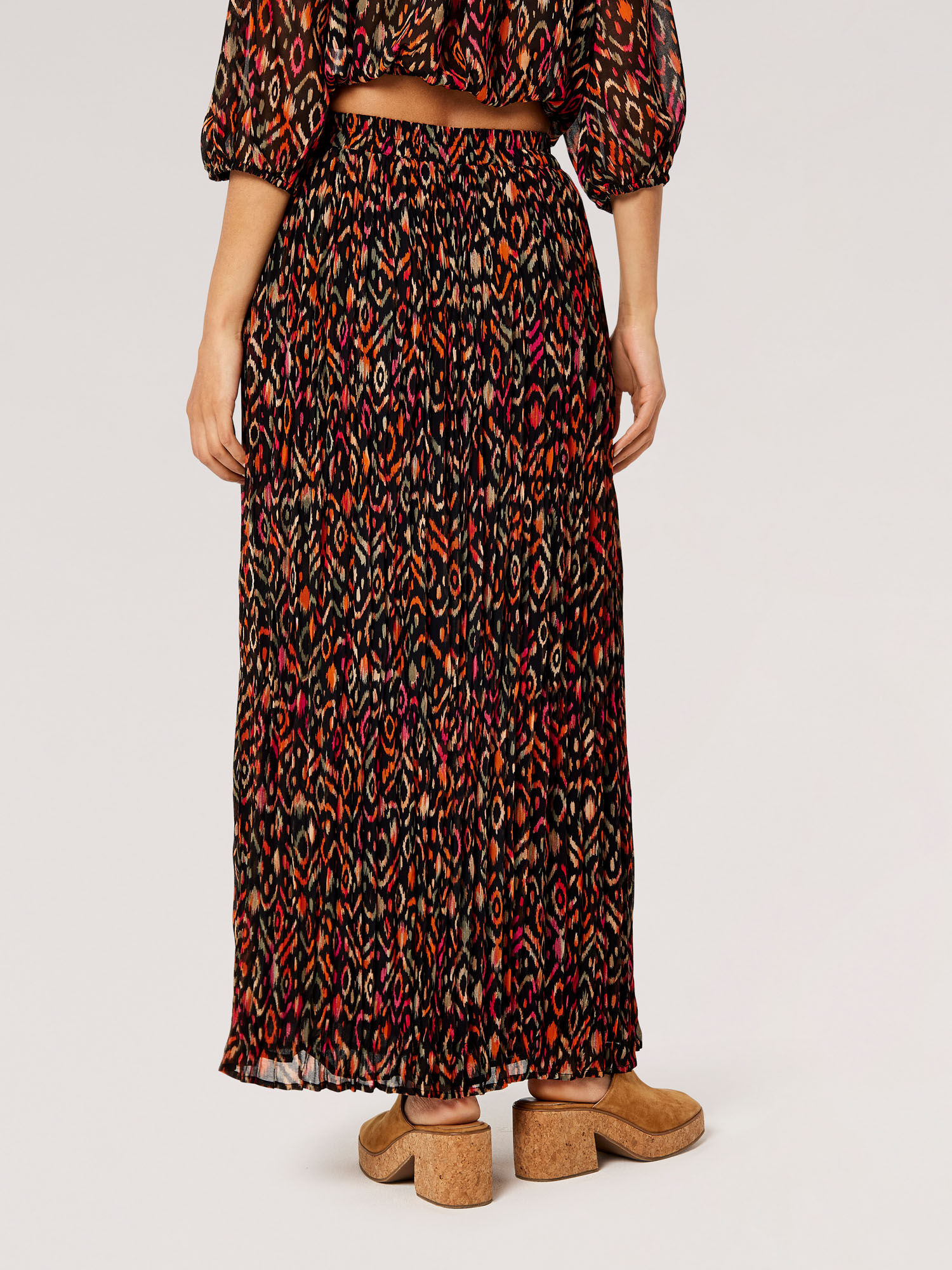 Chiffon pleated maxi skirt uk top