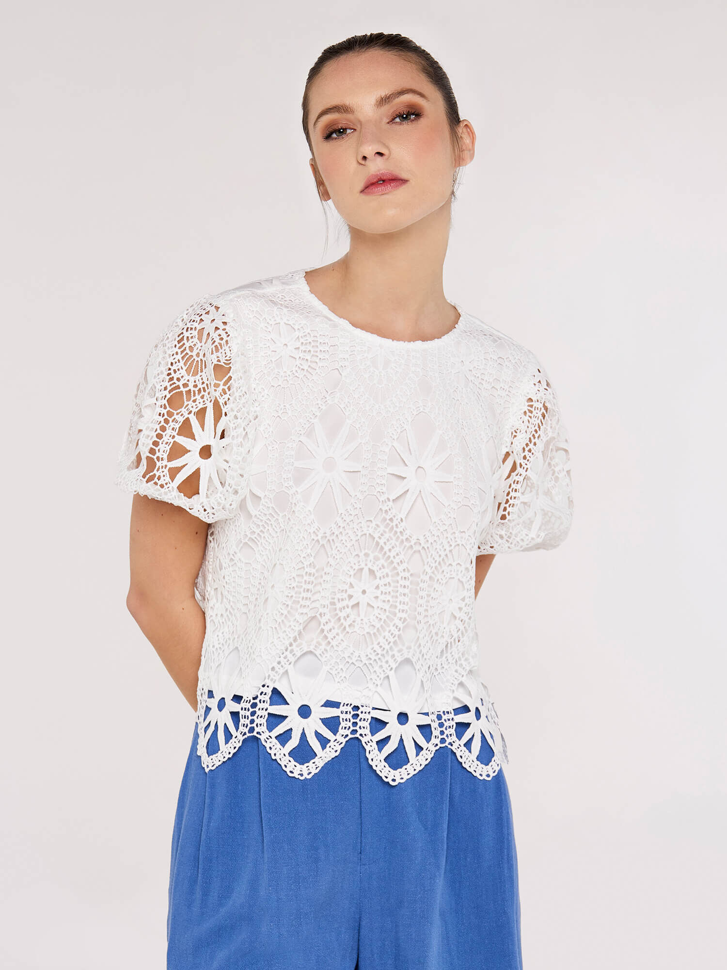 White lace sale puff sleeve top