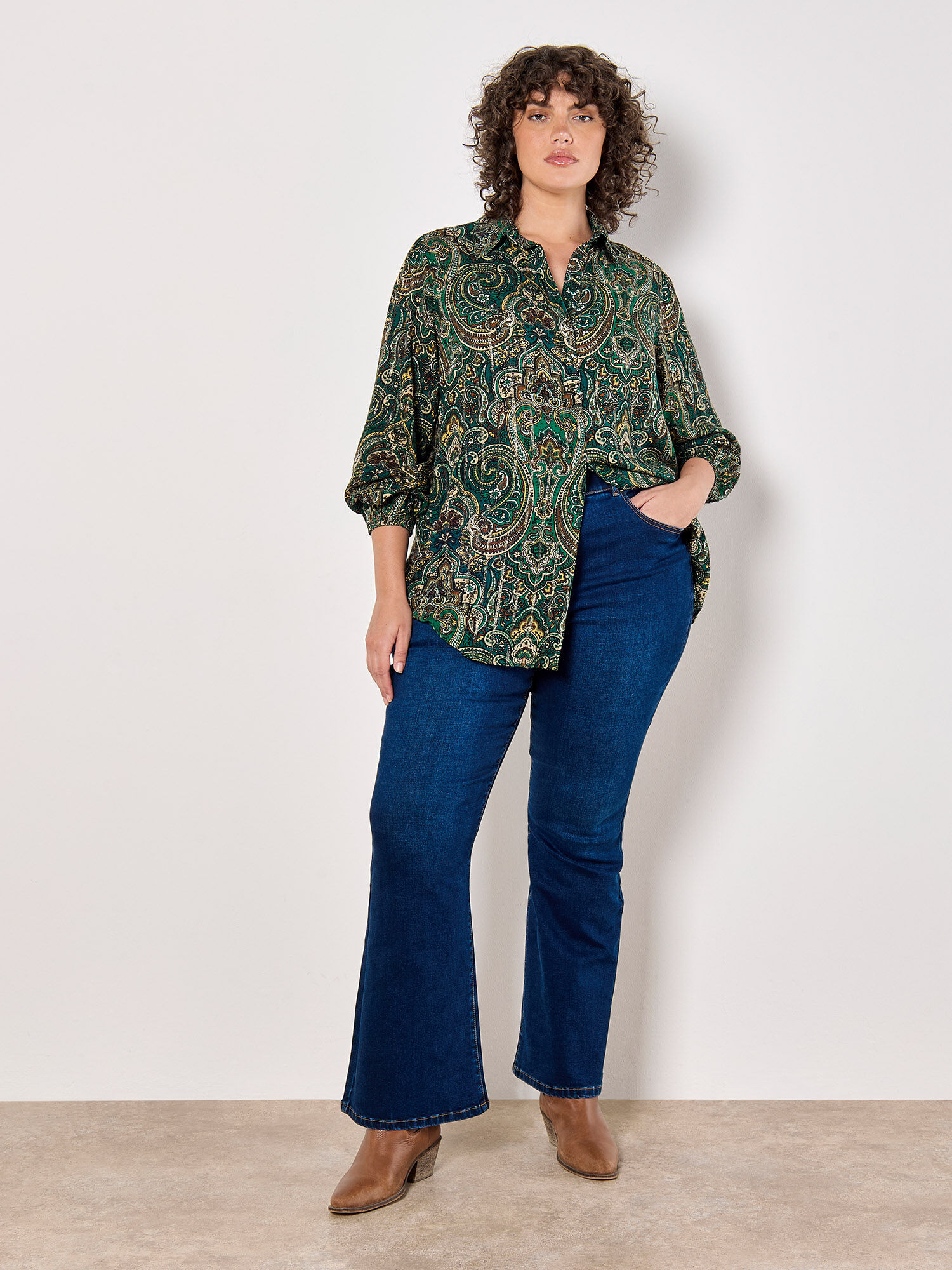 Belle curve tops store