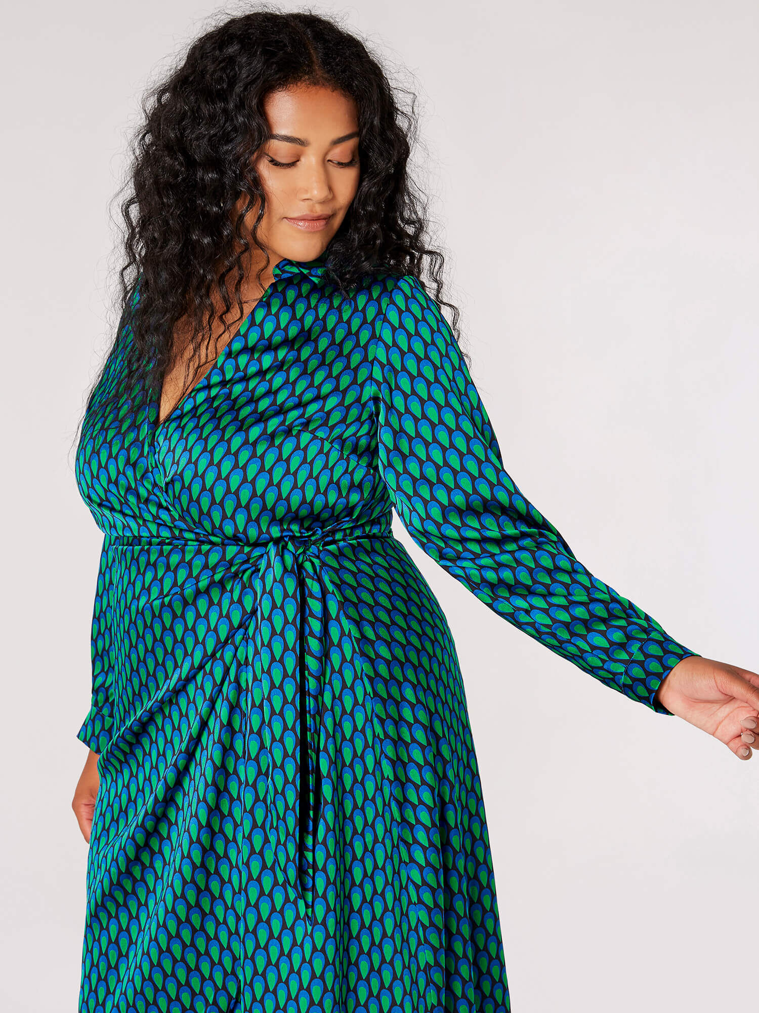 Midi online curve dress