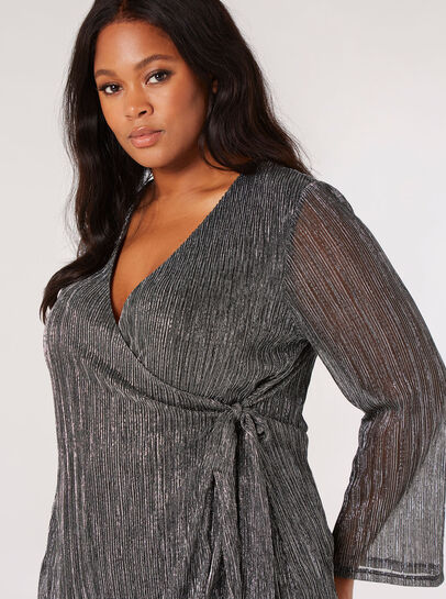 Curve Plisse Wrap Top