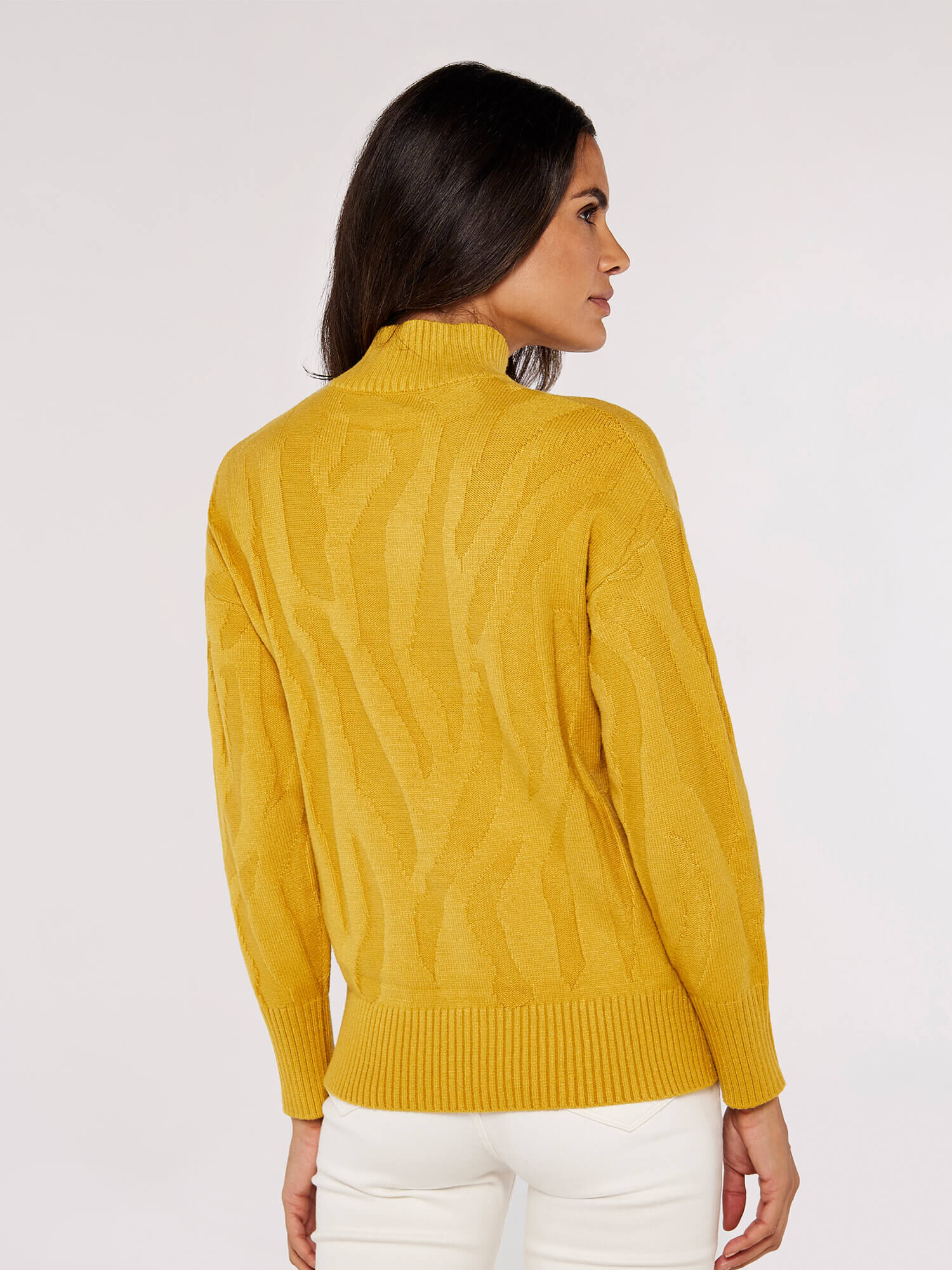 Yellow funnel outlet neck jumper