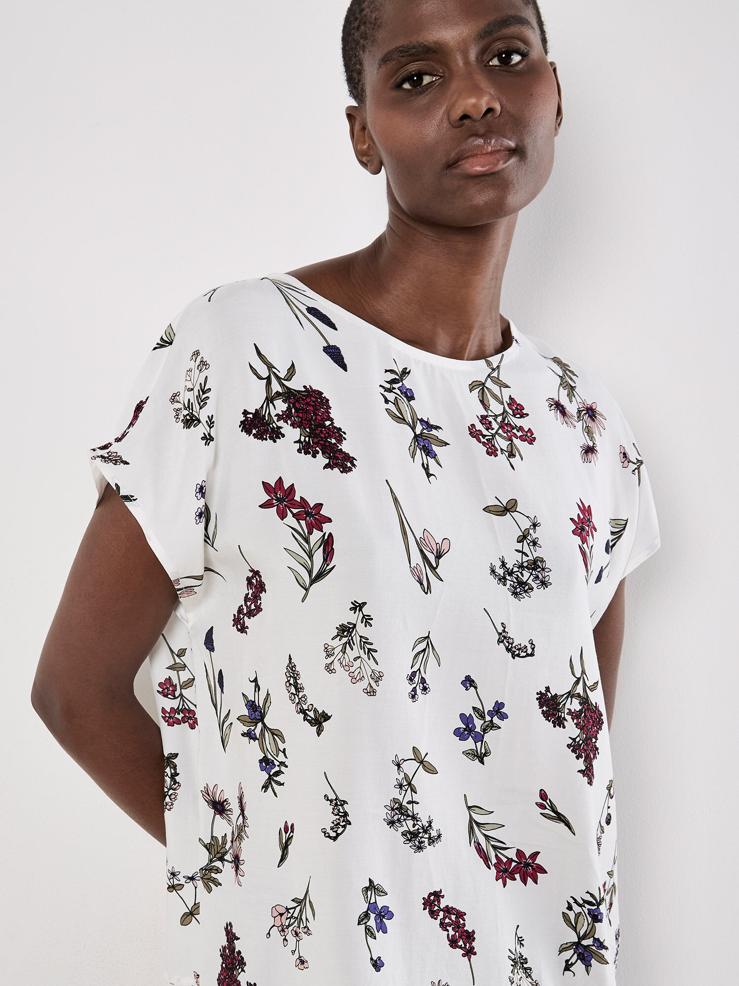 [OWIL] アウル BOTANICAL HAND PRINT SHIRT Botanical Floral Print Woven T-Shirt | Apricot Clothing