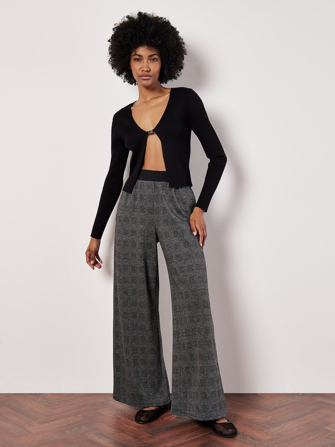 Image of Ribbed Knit Front Clip Cardigan