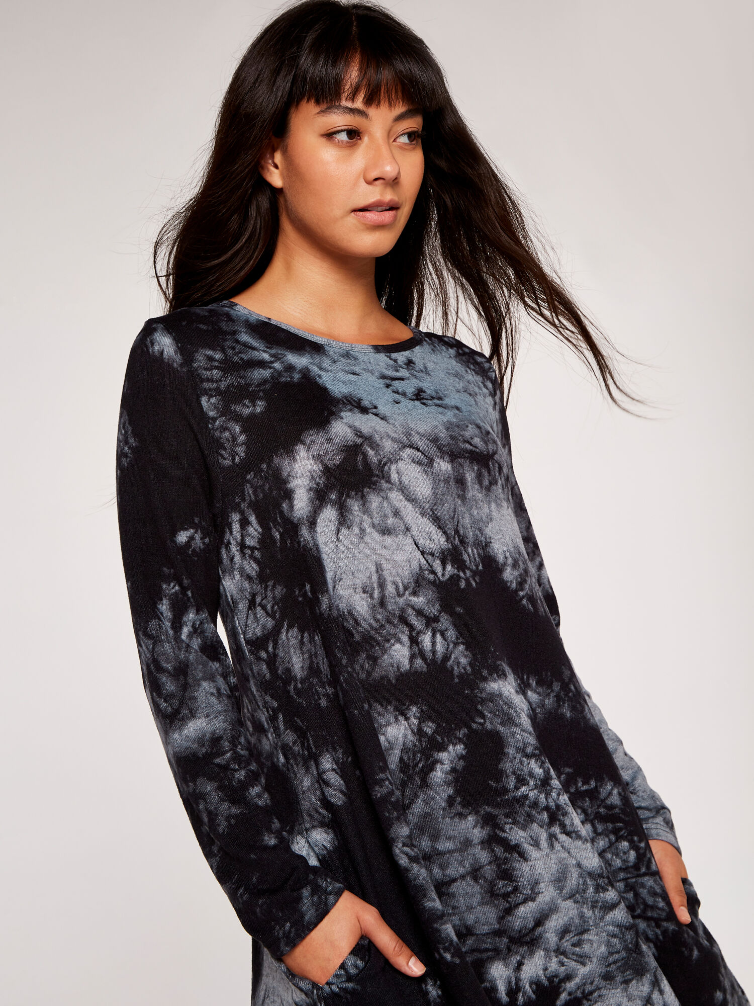 Long sleeve tie outlet dye dress