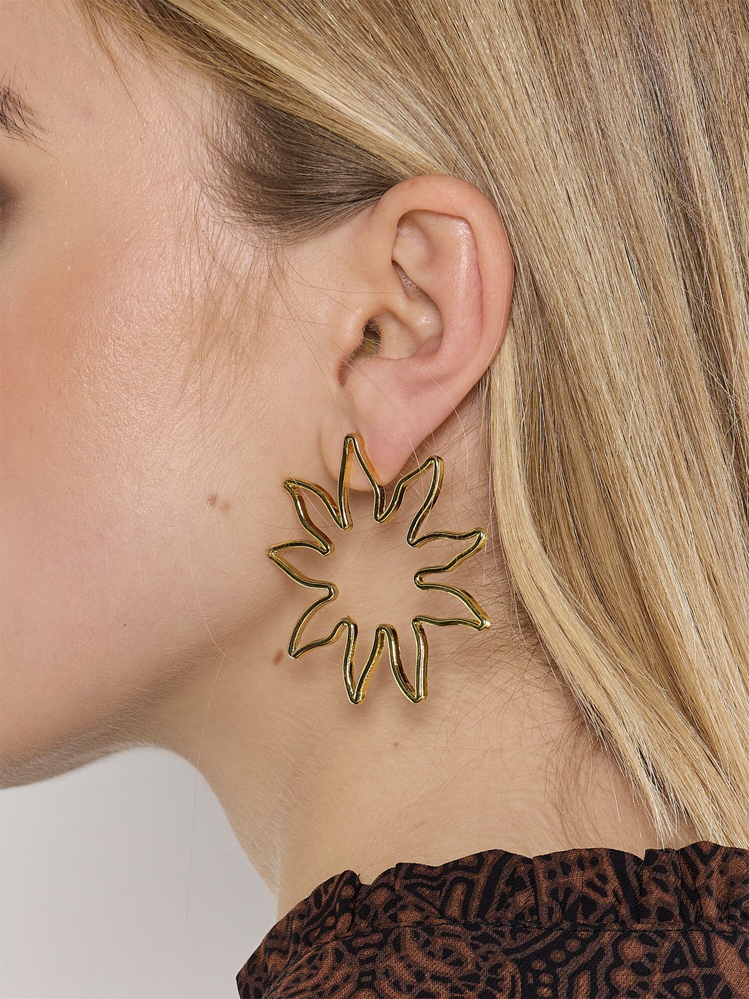 24K Gold Plated Flower Stud Earrings Apricot Clothing