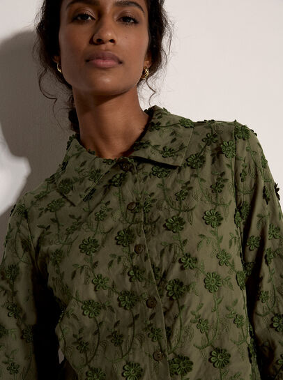 Applique Flowers Cropped Shirt