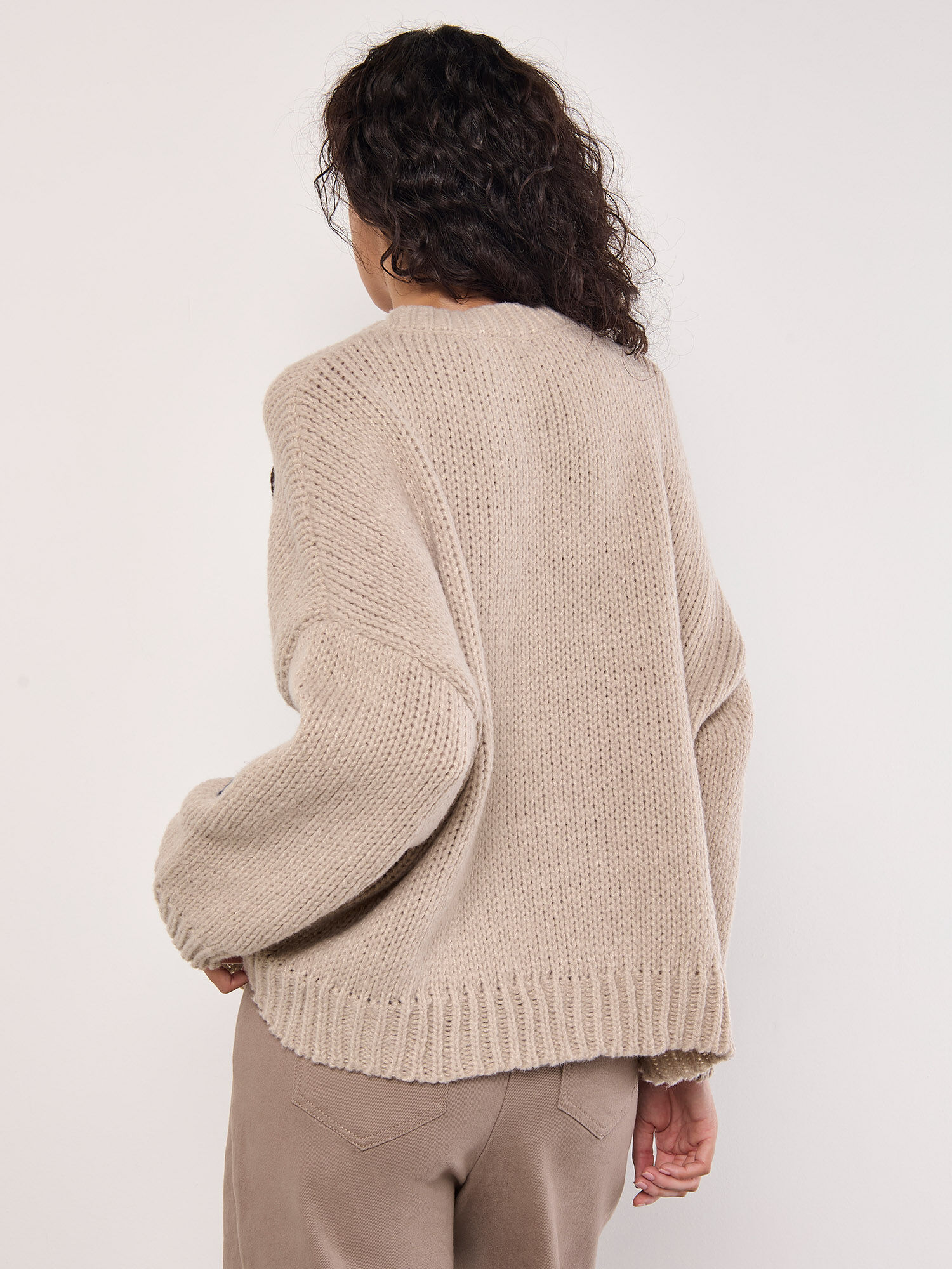 Sweater with flowers on sleeve cheap