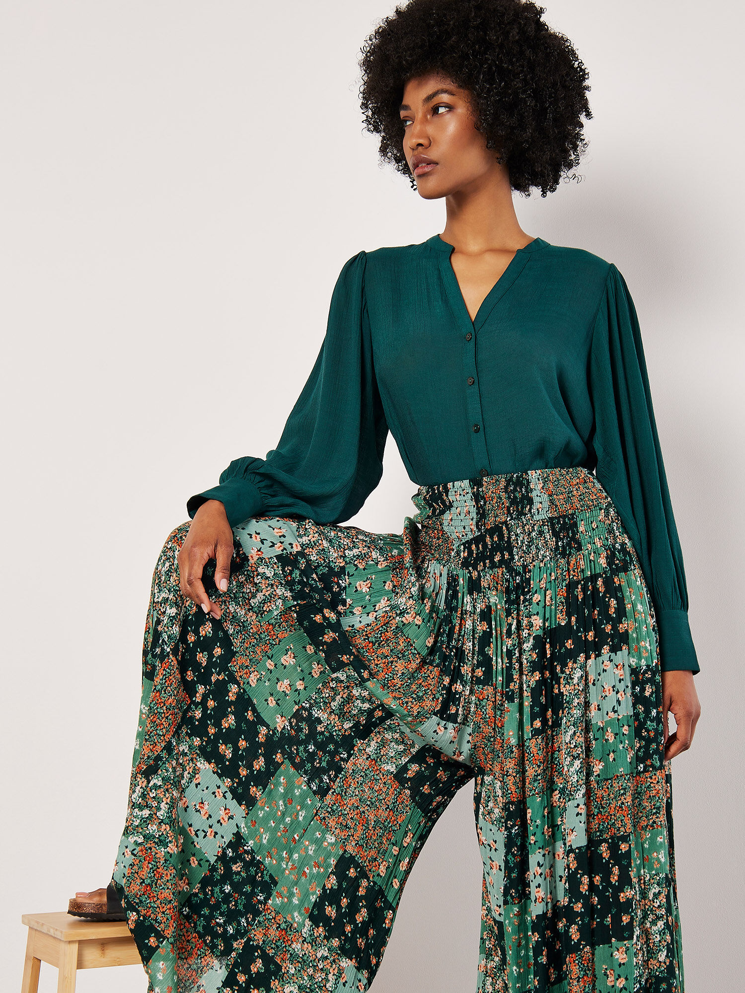 Floral straight leg trousers outlet