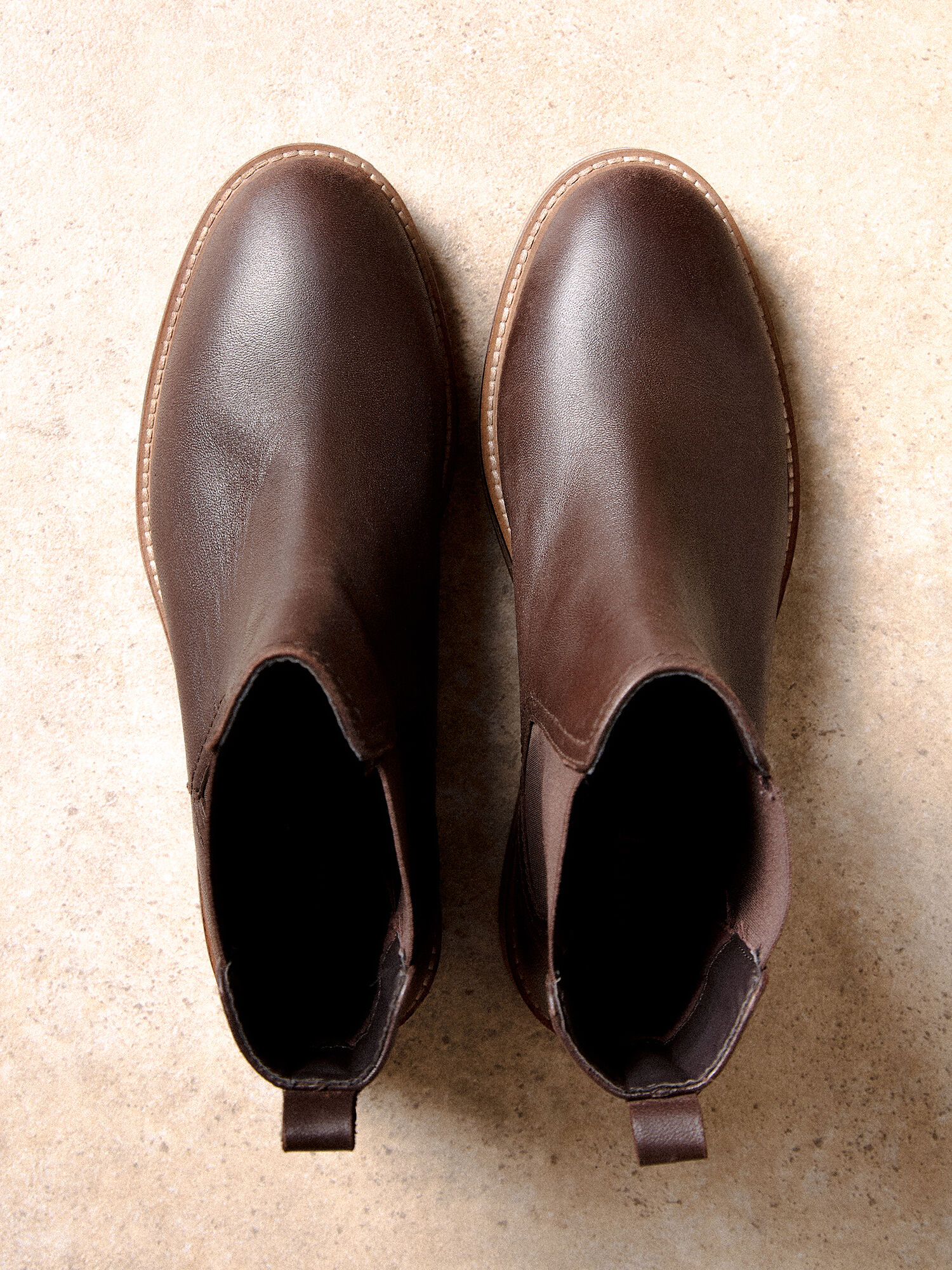 Leather Chelsea Boots Apricot Clothing