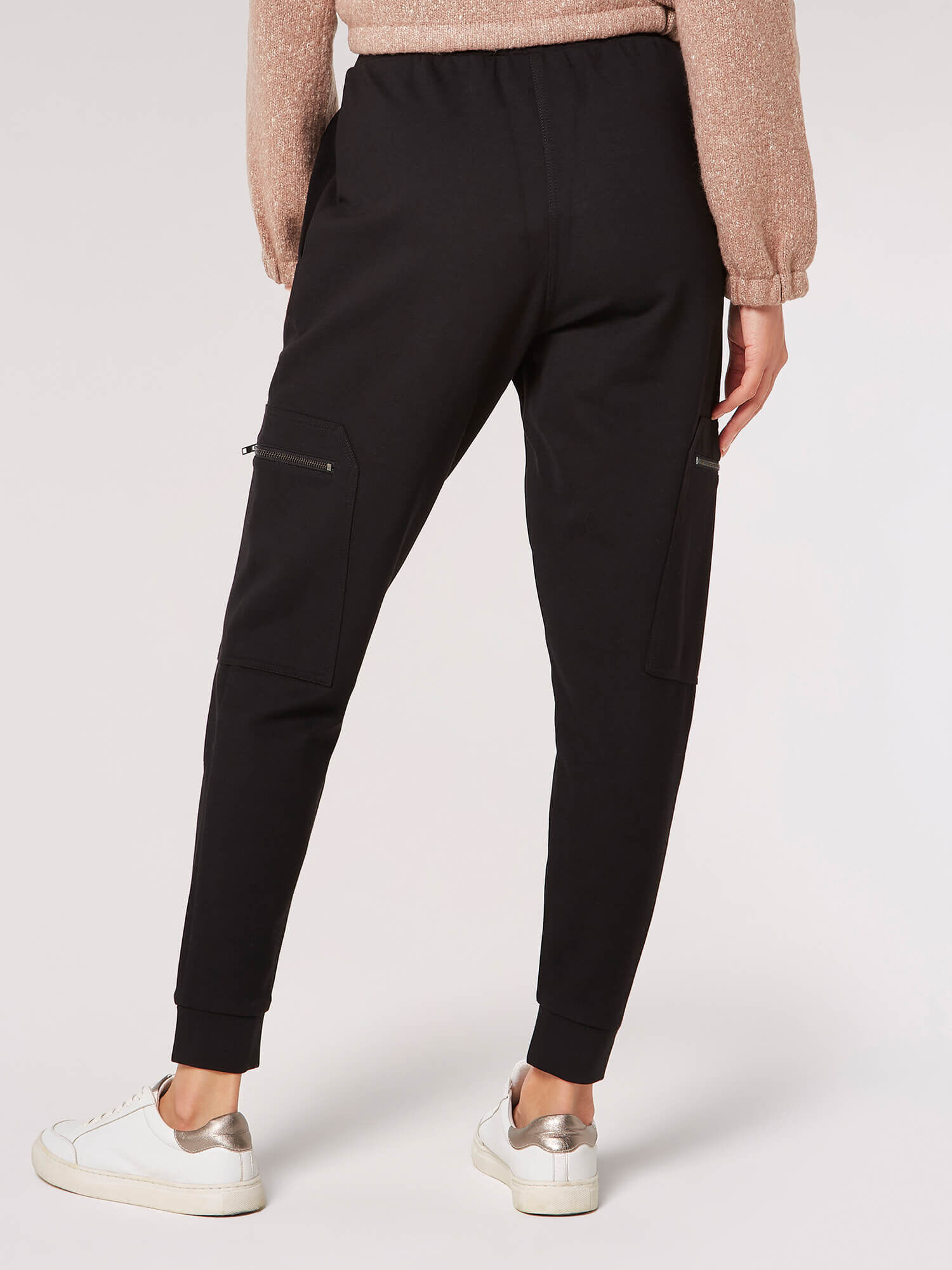 Skinny cargo joggers deals
