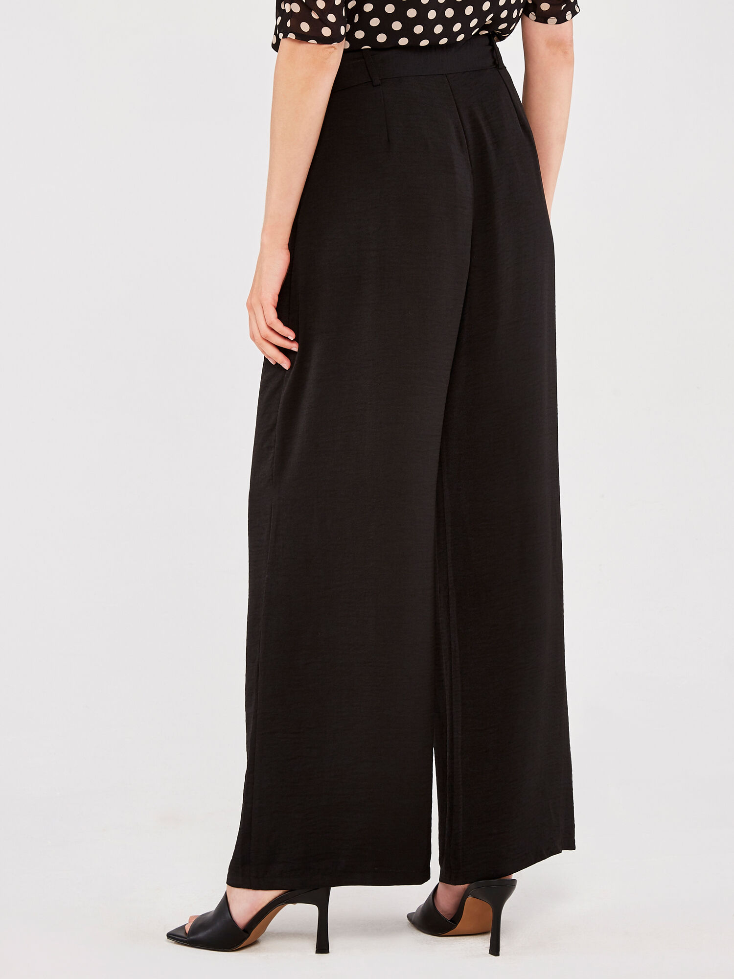 Black trousers shop tie waist