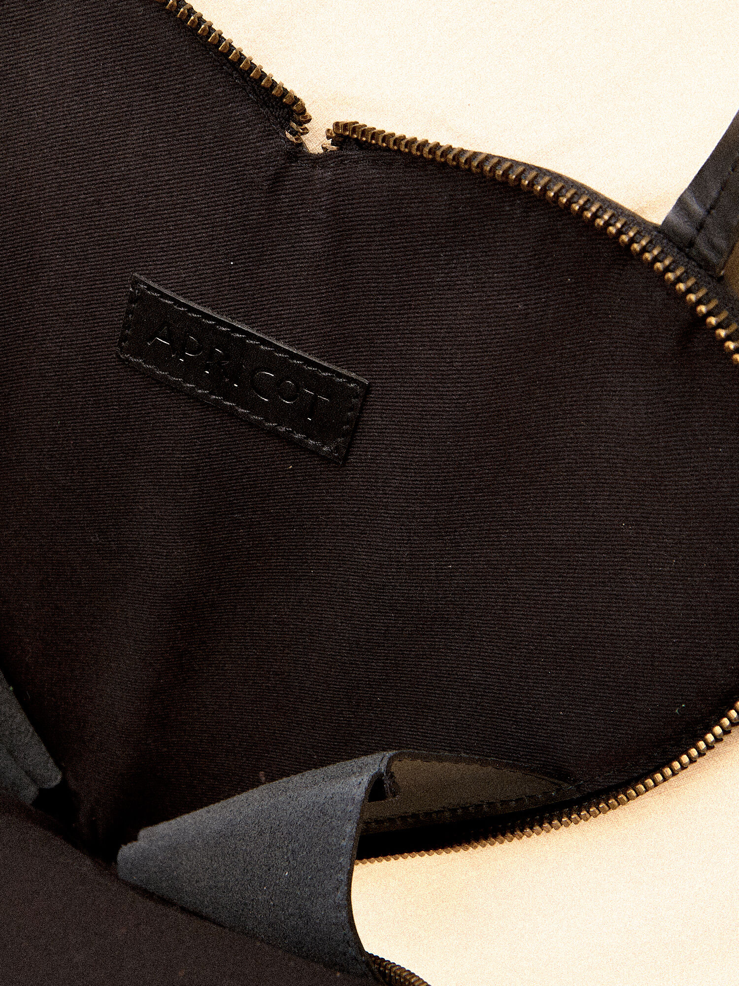 Leather Heart Bag | Apricot Clothing