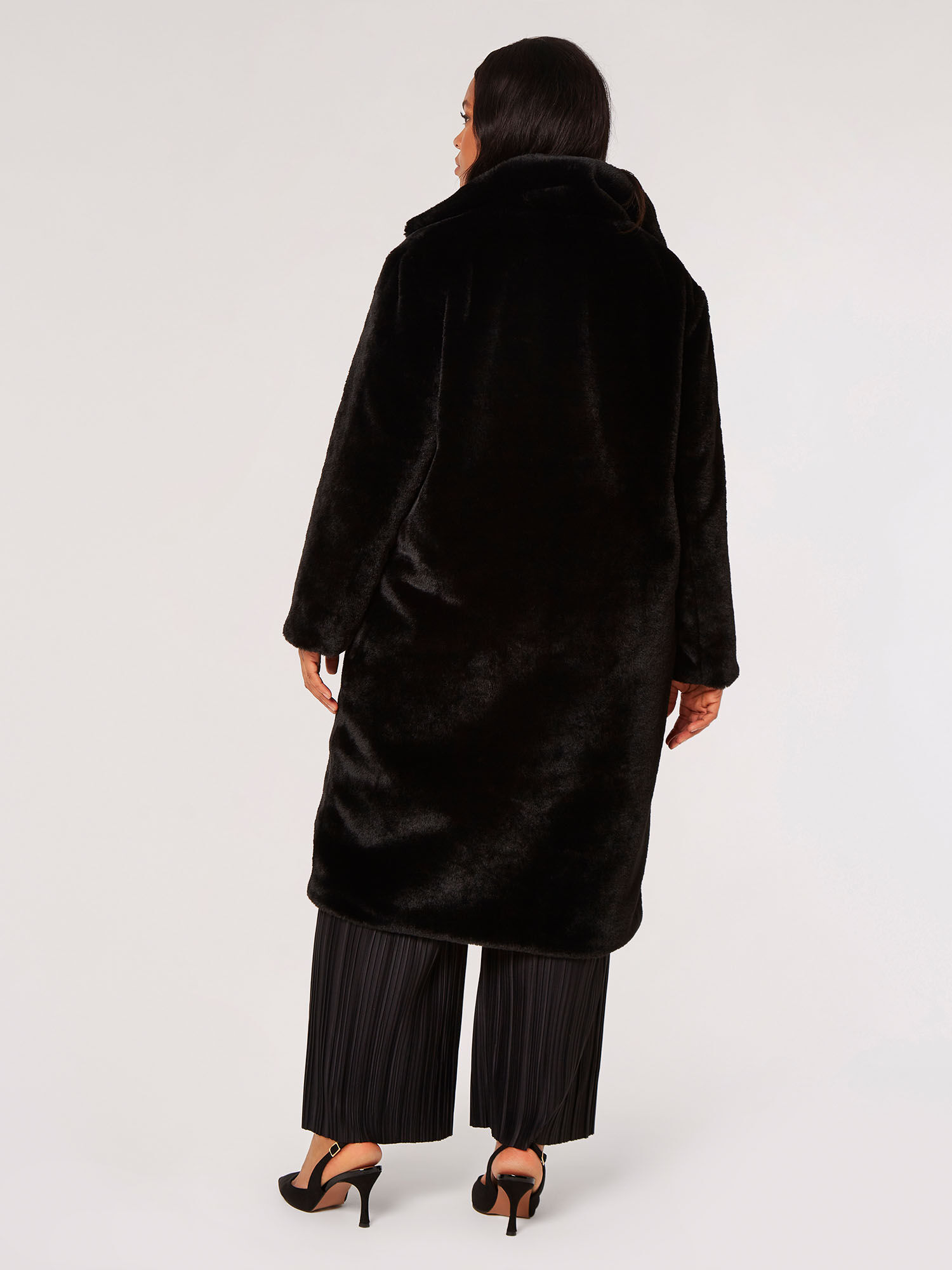 Maxi black fur coat store