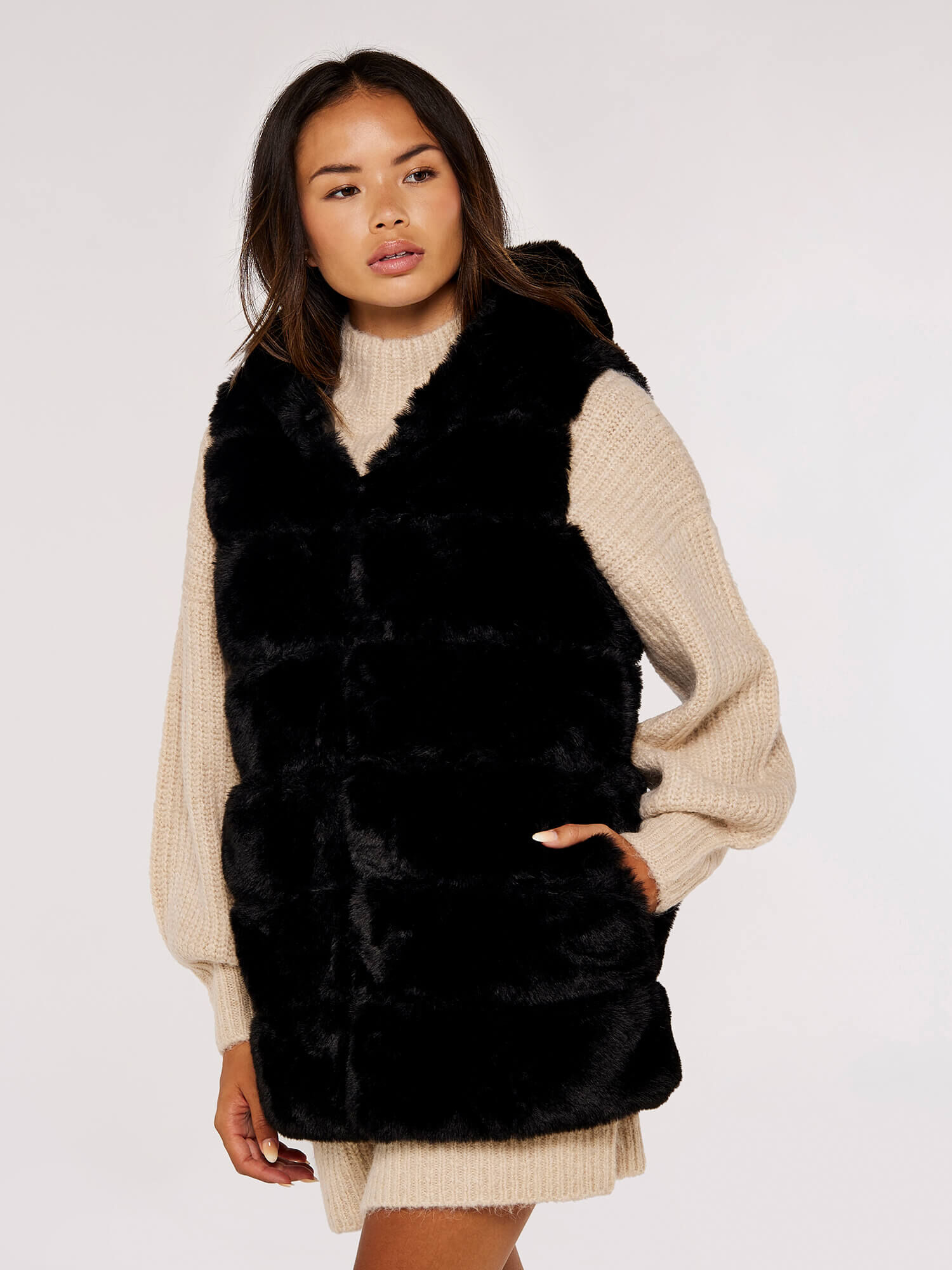 Black fur gilet longline online