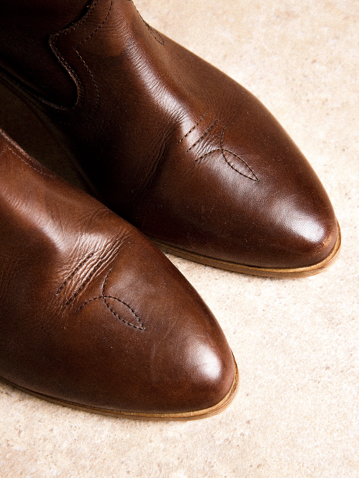 Short leather hotsell cowboy boots
