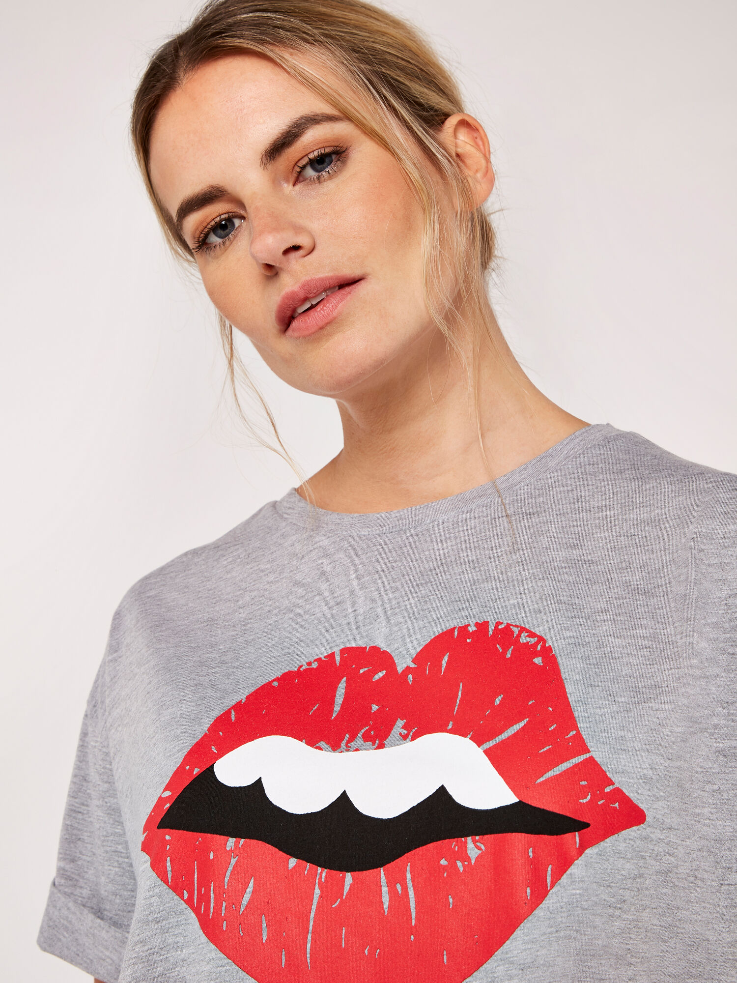 Mint velvet sale lips t shirt