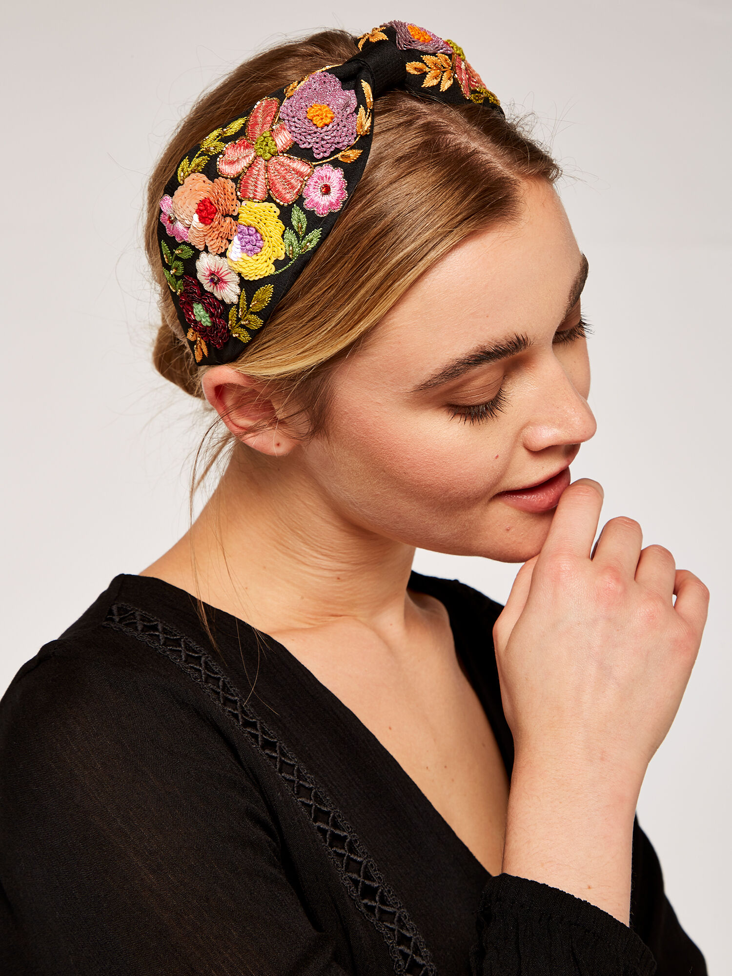 Black shop floral headband
