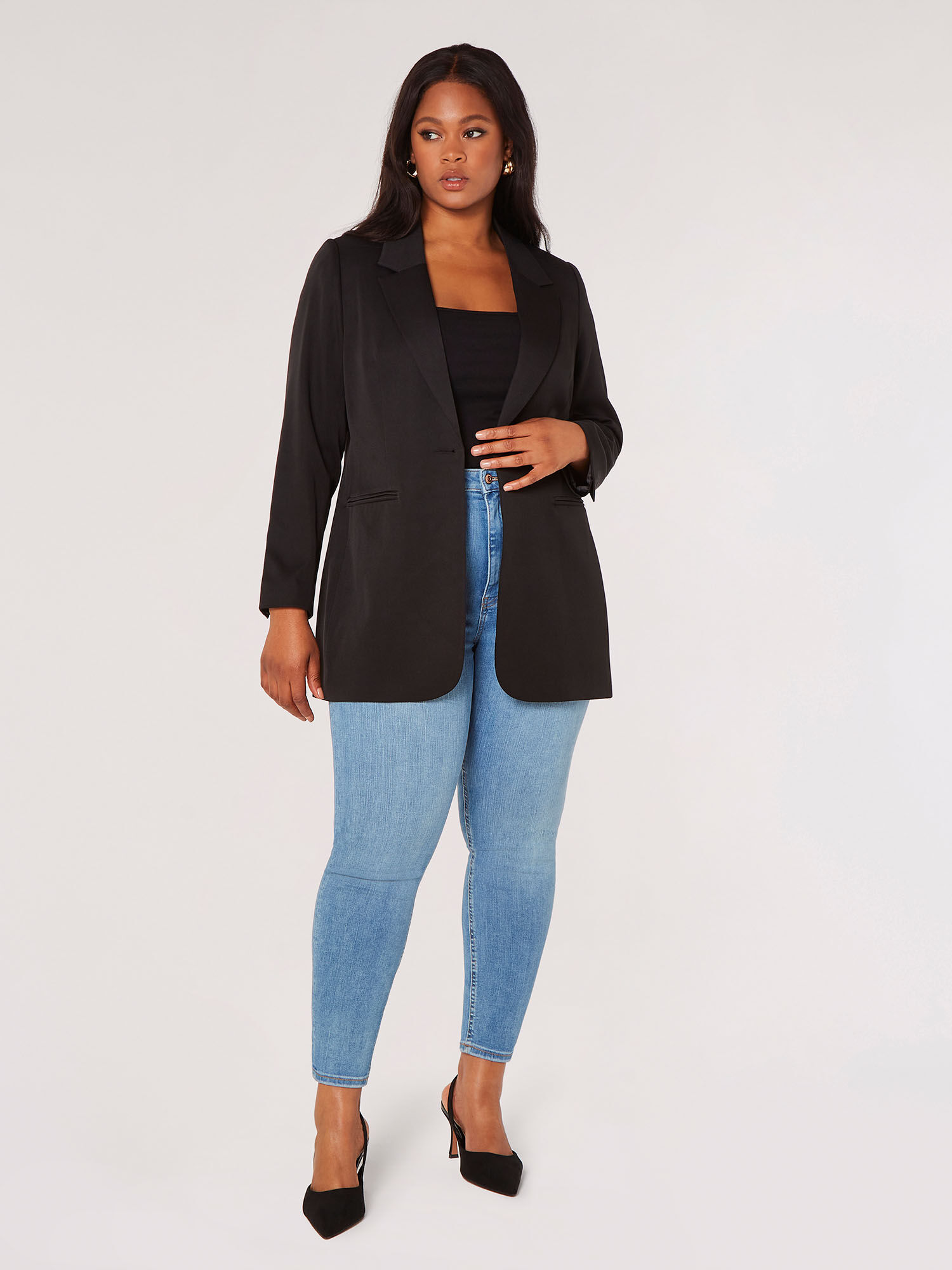 Single button black store blazer
