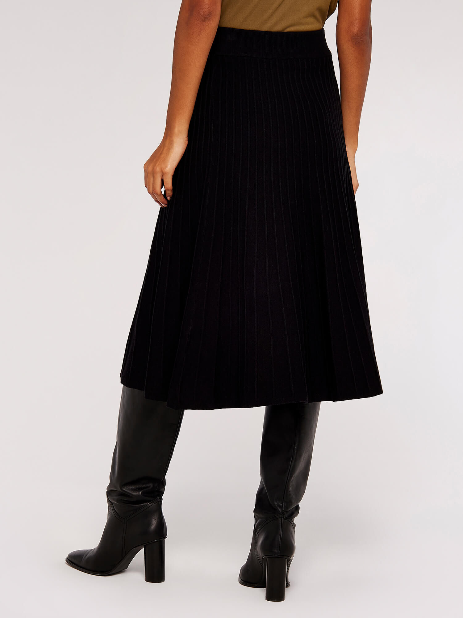 Long black deals skirt near me