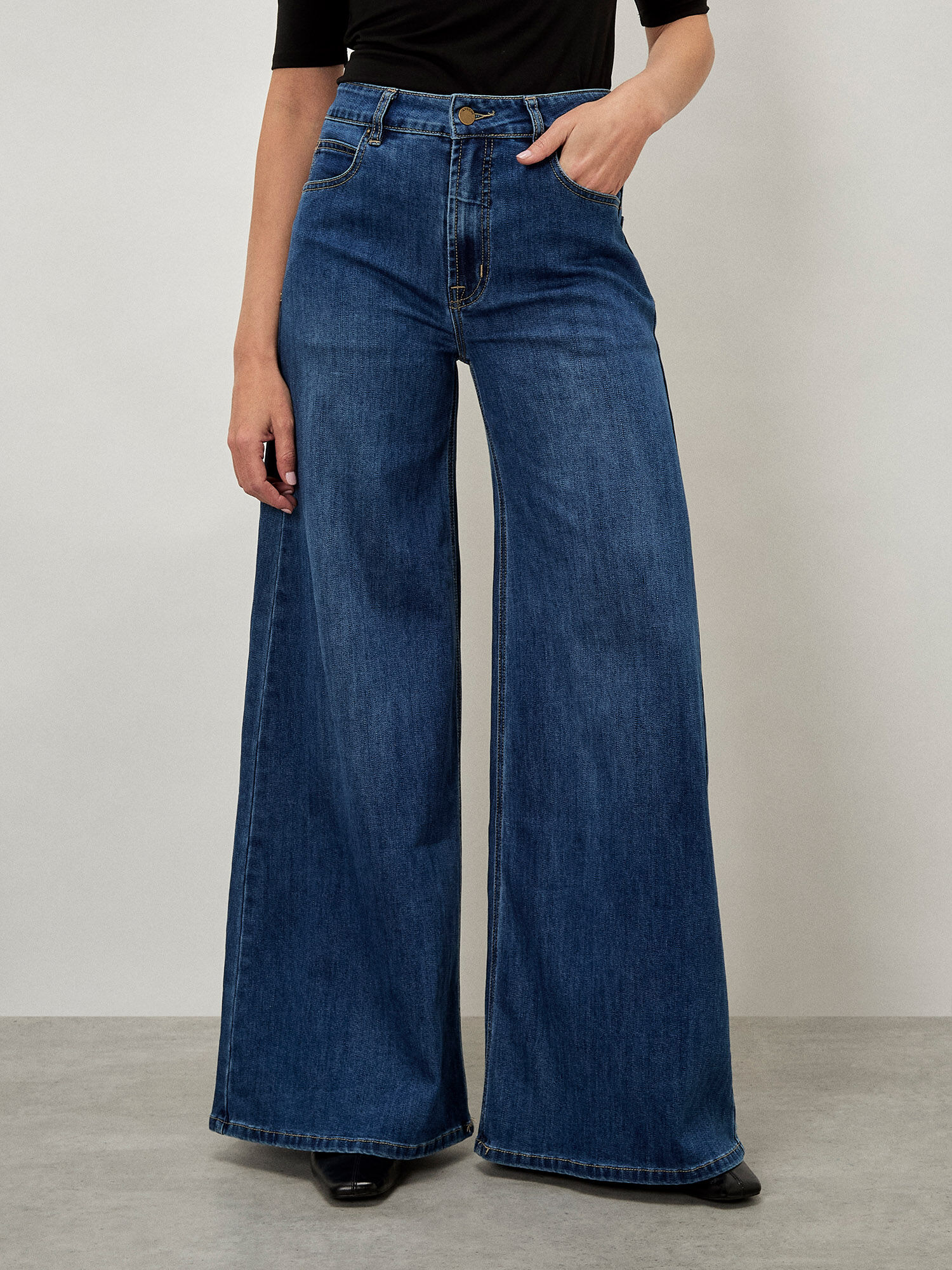 Zana Wide Leg Jeans | Apricot Clothing