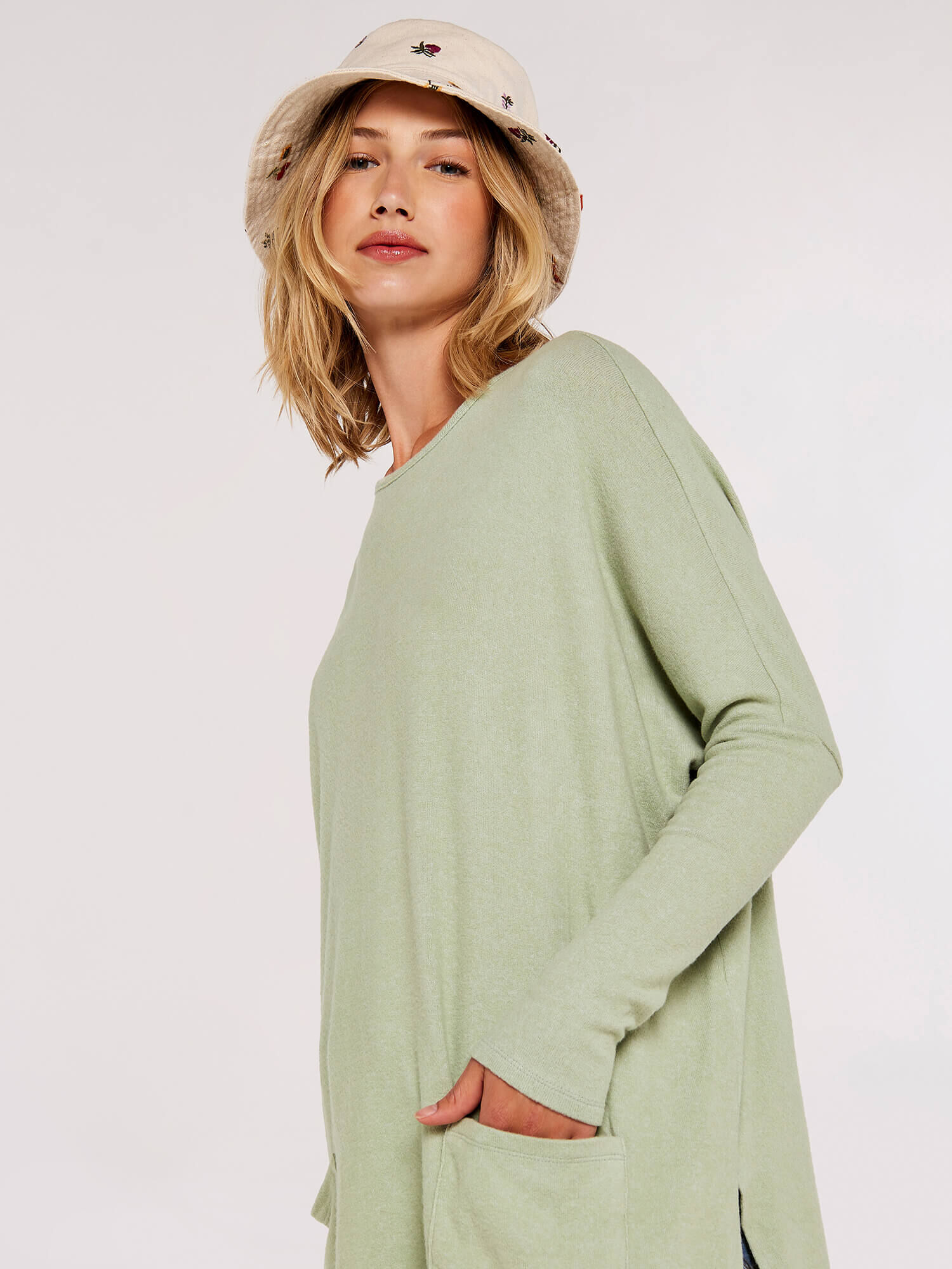 Tea n online rose pocket sweater